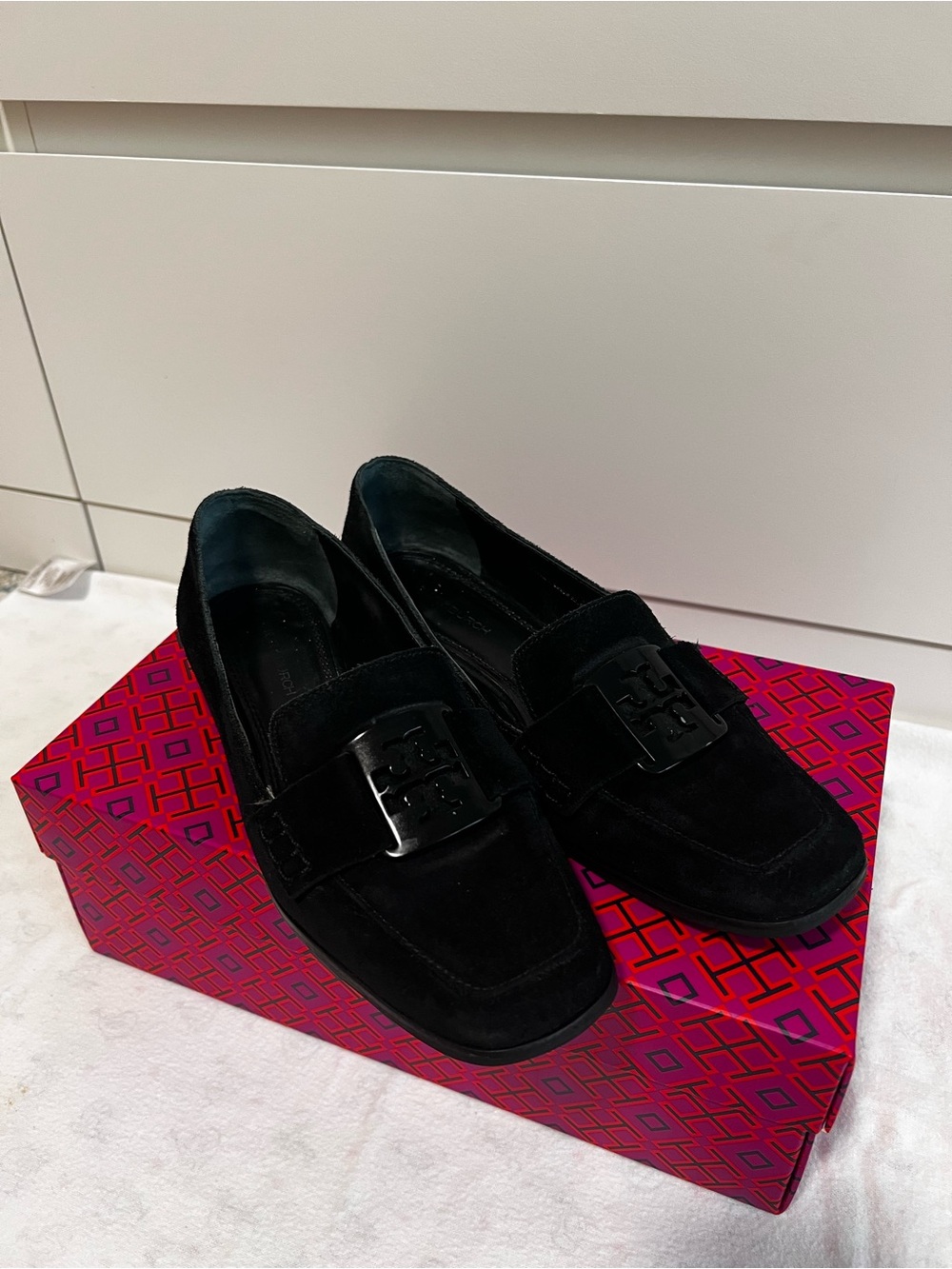 Tory Burch Black Suede Loafers Double T Logo Women’s Size 6
